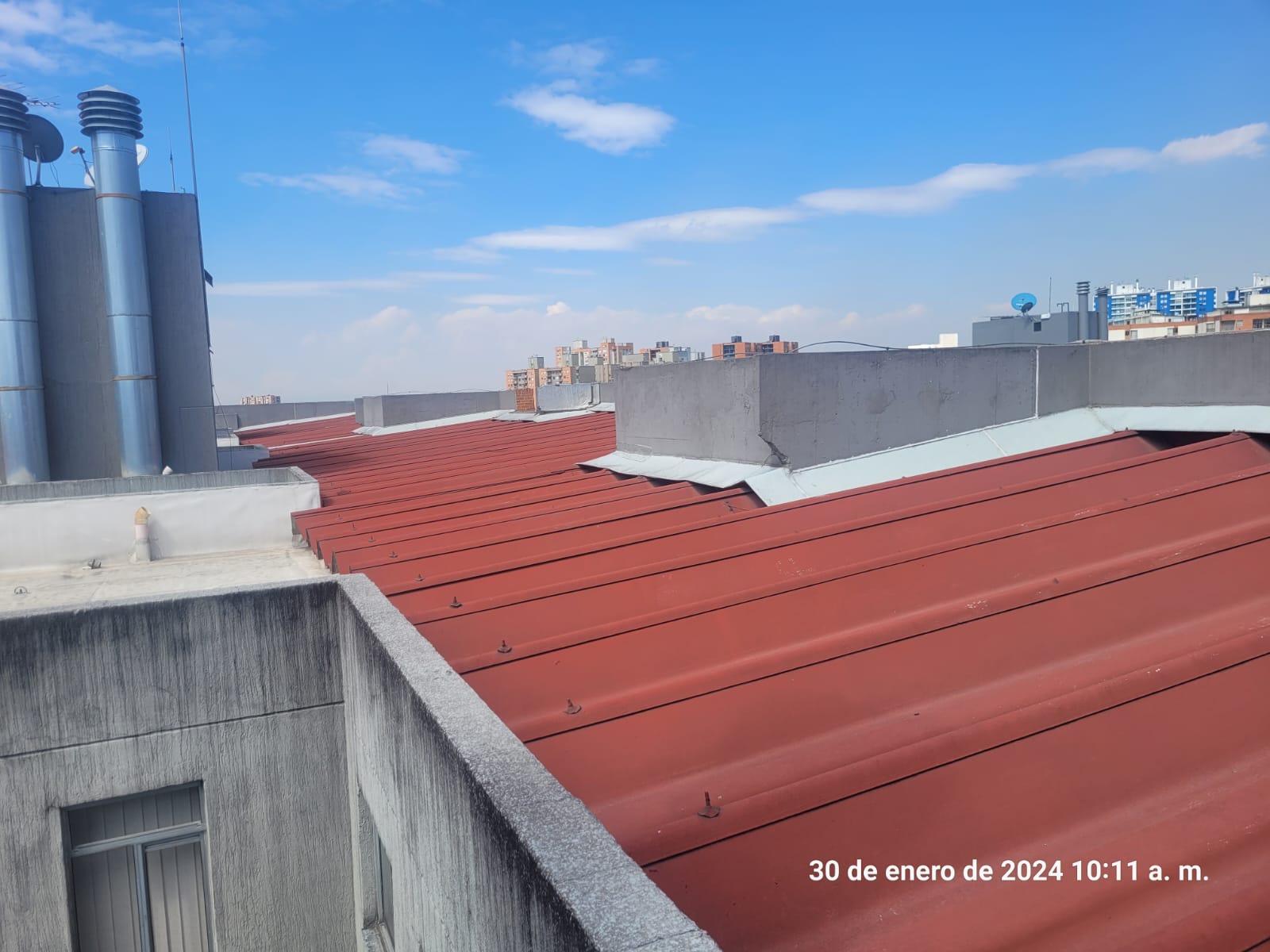 Pintura impermeabilizante de cubiertas metálicas